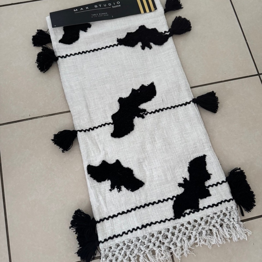 Max Studio Black and White Bat Design Scarf